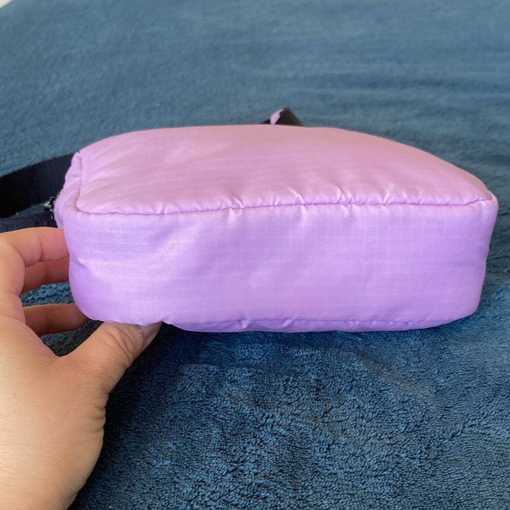 BAGGU Puffy Fanny pack Crossbody Bag in Lavender Lilac - Picture 8 of 13
